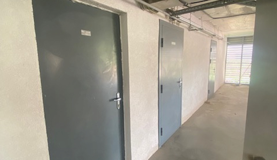 Коммерческое помещение № 9423.9м² Три ветра, Блок 4, паркинг  этаж